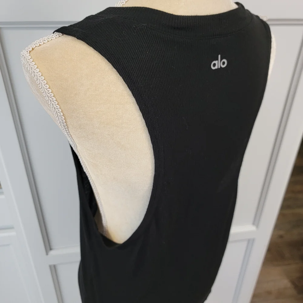 ALO YOGA Headstand Women's Harley Muscle Tank Black Athletic Ribbed Size Small